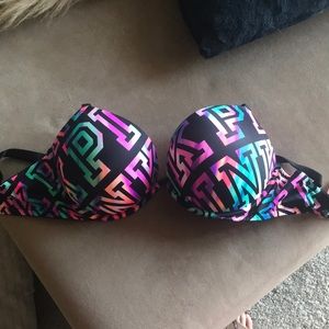 NEW Victoria’s Secret pink push up bra